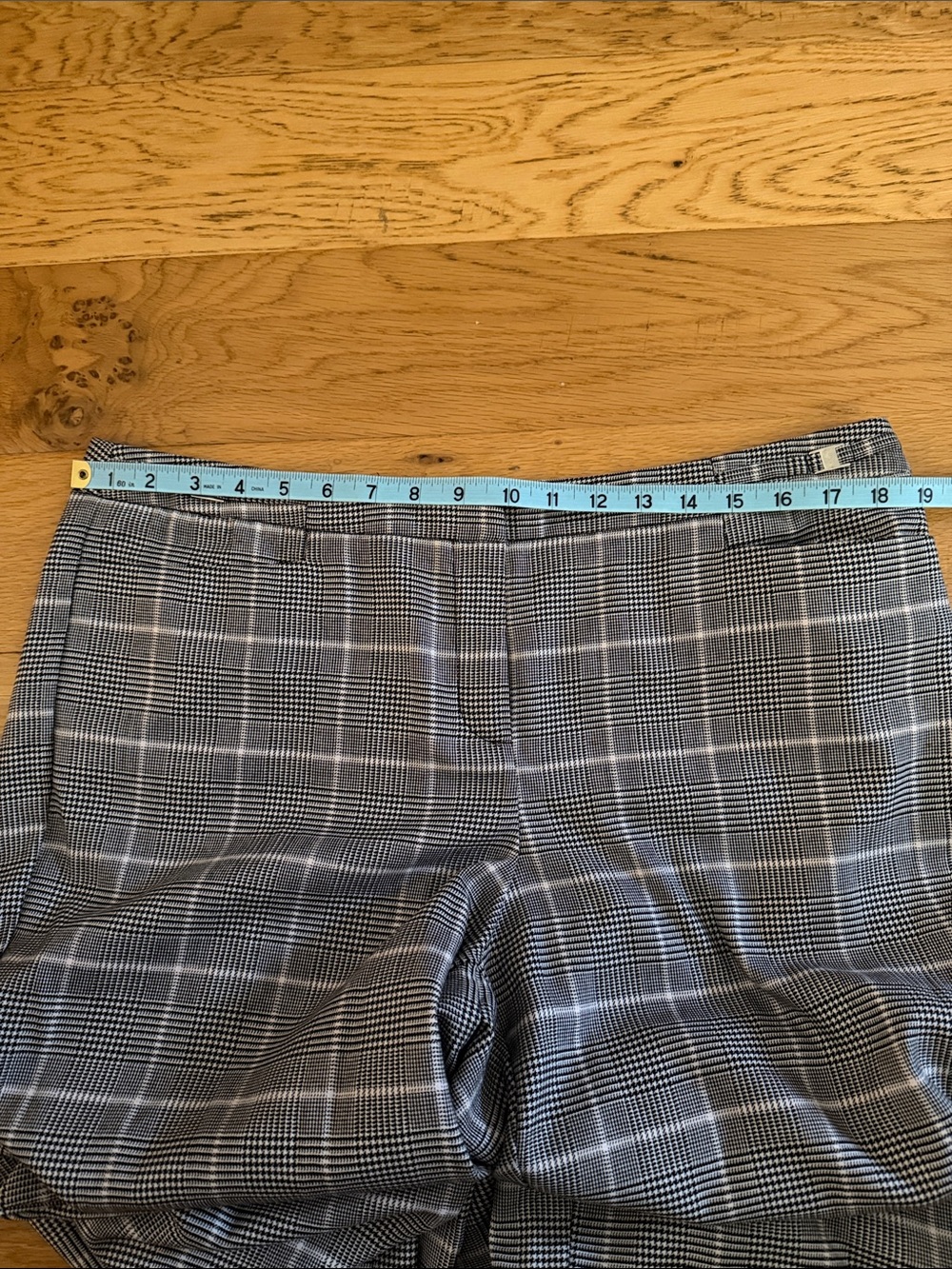 NWT - 14 - New York & Company - Gray Windowpane Plaid Wide-Leg Pants - Picture 9 of 9